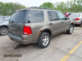 2005 Ford Explorer XLT z VIN 1FMZU63E95UB09607, wystawiony jako IAAI lot #42064379 z przebiegiem 192 117 mil mil oraz . Historia ofert i sprzedaży dostępna na DreamBid. Obrazek 4.
