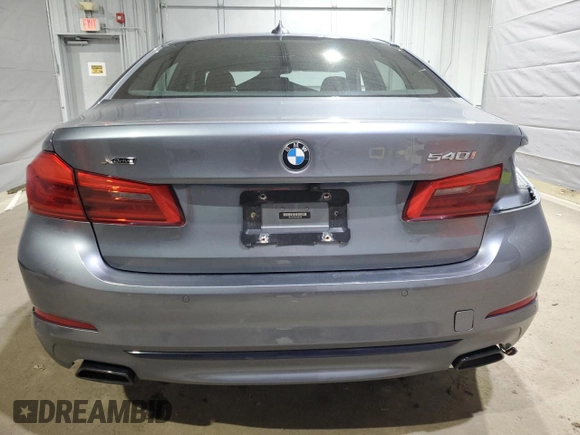 2018 BMW 5 Series 540i xDrive z VIN WBAJE7C58JG892106, wystawiony jako Copart lot #50320225 z przebiegiem 70 761 mil mil oraz Szkoda całkowita • Salvage title. Historia ofert i sprzedaży dostępna na DreamBid. Obrazek 6.