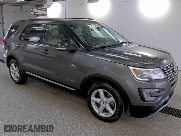 2017 Ford Explorer XLT z VIN 1FM5K8D89HGD08040, wystawiony jako IAAI lot #42516623 z przebiegiem 50 937 mil mil oraz . Historia ofert i sprzedaży dostępna na DreamBid. Obrazek 21.