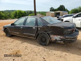 1995 Chevrolet Caprice with VIN 1G1BL52P1SR172763, listed as a Copart auction lot 55536305 with 386,536 mi miles and Clean Title. Bid and sale history available at DreamBid. Image 2.