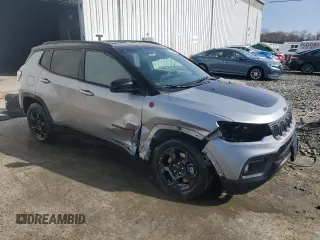 2023 Jeep Compass Trailhawk z VIN 3C4NJDDN0PT556600, wystawiony jako Copart lot #51180055 z przebiegiem 14 664 mil mil oraz Szkoda całkowita • Salvage title. Historia ofert i sprzedaży dostępna na DreamBid. Obrazek 4.