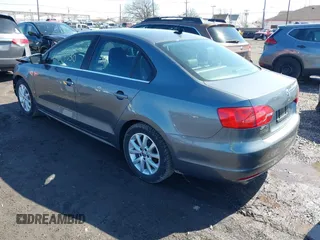 2013 Volkswagen Jetta SE with VIN 3VWDP7AJXDM427960, listed as a IAAI auction lot 41814030 with 105,287 mi miles and . Bid and sale history available at DreamBid. Image 3.