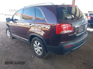 2013 Kia Sorento LX with VIN 5XYKT4A26DG368495, listed as a IAAI auction lot 41332267 with 226,386 mi miles. Bid and sale history available at carsss.com. Image 3.