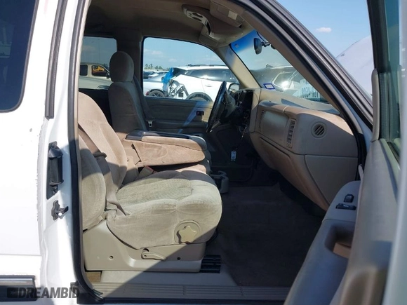 2001 Chevrolet Silverado 1500 LS with VIN 2GCEC19V911100167, listed as a IAAI auction lot 41863161 with 145,856 mi miles. Bid and sale history available at carsss.com. Image 5.