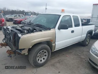 2005 Chevrolet Silverado 1500 with VIN 1GCEK19V65E152928, listed as a IAAI auction lot 41485115 with 165,560 mi miles. Bid and sale history available at carsss.com. Image 2.