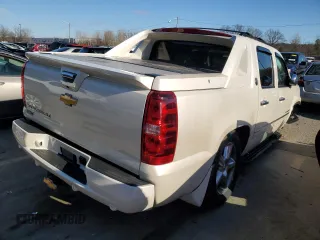 2013 Chevrolet Avalanche LTZ with VIN 3GNTKGE75DG376417, listed as a Copart auction lot 42682264 with 69,587 mi miles and Salvage title. Bid and sale history available at DreamBid. Image 3.