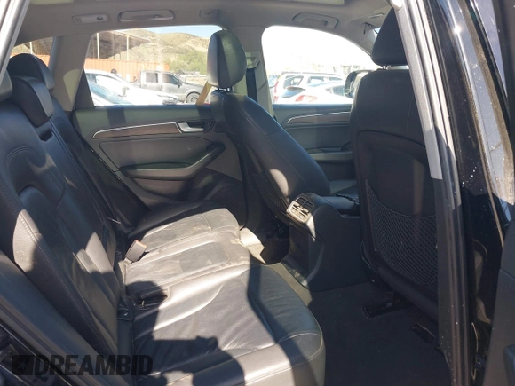 2014 Audi Q5 Premium z VIN WA1CFAFP0EA085858, wystawiony jako IAAI lot #41956522 z przebiegiem Nie podano mil oraz . Historia ofert i sprzedaży dostępna na DreamBid. Obrazek 8.