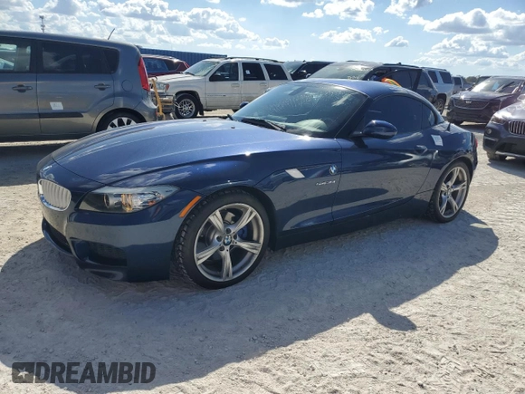 2013 BMW Z4 sDrive35i with VIN WBALM7C58DE385458, listed as a Copart auction lot 77959004 with 43,616 mi miles and Salvage Title. Bid and sale history available at carsss.com. Image 1.