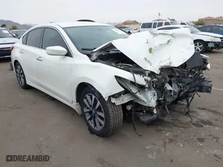 2017 Nissan Altima 2.5 SV with VIN 1N4AL3AP5HC182058, listed as a IAAI auction lot 41579072 with 81,423 mi miles. Bid and sale history available at carsss.com. Image 1.
