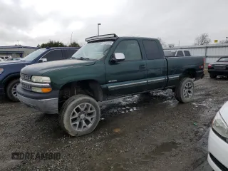 2001 Chevrolet Silverado 1500 LS with VIN 2GCEK19T111277071, listed as a Copart auction lot 45432455 with 218,773 mi miles and Clean Title. Bid and sale history available at carsss.com. Image 1.