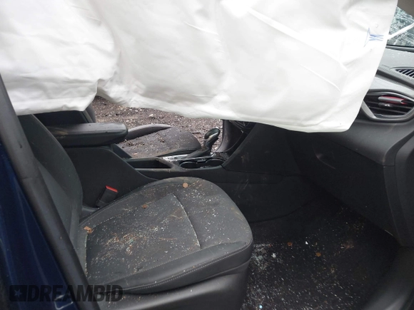 2023 Buick Encore GX Preferred z VIN KL4MMCSL4PB104398, wystawiony jako IAAI lot #42002582 z przebiegiem Nie podano mil oraz . Historia ofert i sprzedaży dostępna na DreamBid. Obrazek 5.
