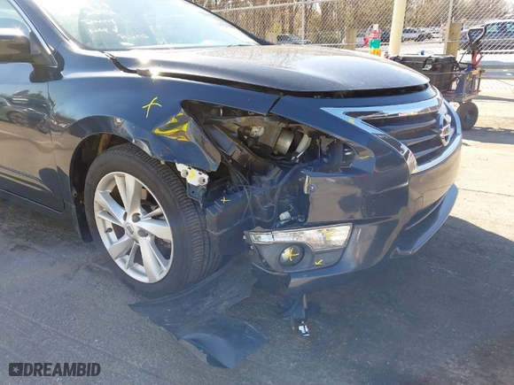2015 Nissan Altima 2.5 S with VIN 1N4AL3AP9FC152073, listed as a IAAI auction lot 41859872 with 72,518 mi miles. Bid and sale history available at carsss.com. Image 6.