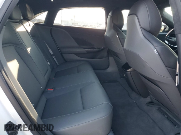 2024 Lucid Air Pure z VIN 50EA1PGA5RA001365, wystawiony jako Copart lot #42654165 z przebiegiem 8878 mil mil oraz Szkody całkowita. Historia ofert i sprzedaży dostępna na DreamBid. Obrazek 10.