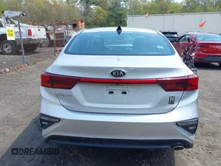 2021 Kia Forte LXS z VIN 3KPF24AD2ME333097, wystawiony jako IAAI lot #42171293 z przebiegiem 29 875 mil mil oraz . Historia ofert i sprzedaży dostępna na DreamBid. Obrazek 17.