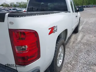 2009 Chevrolet Silverado 1500 LT with VIN 1GCEK290X9Z291310, listed as a IAAI auction lot 42055477 with 154,712 mi miles and . Bid and sale history available at DreamBid. Image 21.