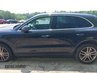 2019 Porsche Cayenne with VIN WP1AA2AY0KDA10815, listed as a IAAI auction lot 42475927 with 74,911 mi miles and . Bid and sale history available at DreamBid. Image 14.