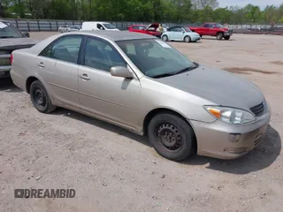 2004 Toyota Camry LE with VIN 4T1BE32K14U846576, listed as a IAAI auction lot 42086537 with 202,027 mi miles. Bid and sale history available at carsss.com. Image 1.