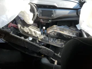 2020 Nissan Kicks SV z VIN 3N1CP5CVXLL521962, wystawiony jako Copart lot #53144775 z przebiegiem 60 954 mil mil oraz Szkoda całkowita • Salvage title. Historia ofert i sprzedaży dostępna na DreamBid. Obrazek 8.