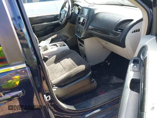 2011 Chrysler Town & Country Touring with VIN 2A4RR5DG4BR614120, listed as a IAAI auction lot 41886641 with 212,414 mi miles. Bid and sale history available at carsss.com. Image 5.