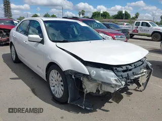 2011 Ford Fusion Hybrid с VIN 3FADP0L33BR345938, выставлен на аукционе IAAI как лот 42253698 с пробегом 177 873 миль миль и . История ставок и продаж доступна на DreamBid. Изображение 1.