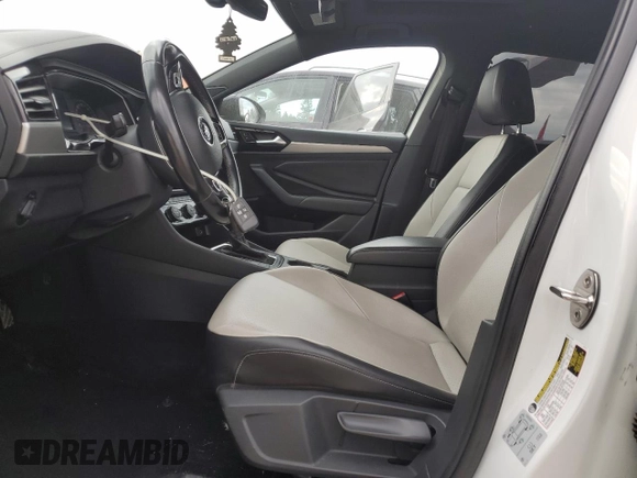 2019 Volkswagen Jetta SEL z VIN 3VWE57BU5KM033251, wystawiony jako Copart lot #52910965 z przebiegiem 181 686 mil mil oraz Szkoda całkowita • Salvage title. Historia ofert i sprzedaży dostępna na DreamBid. Obrazek 7.