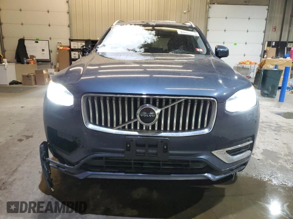 2021 Volvo XC90 Inscription with VIN YV4A22PL0M1747895, listed as a Copart auction lot 89405255 with 57,270 mi miles and Salvage title. Bid and sale history available at DreamBid. Image 5.