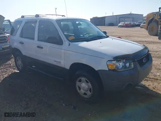 2007 Ford Escape XLS with VIN 1FMYU02Z27KB18032, listed as a IAAI auction lot 42047295 with 163,348 mi miles. Bid and sale history available at carsss.com. Image 1.
