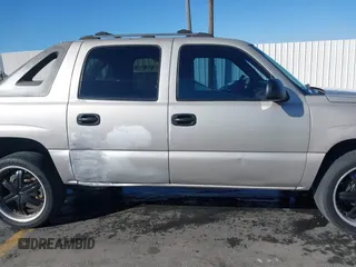 2004 Chevrolet Avalanche Z66 with VIN 3GNEC12TX4G258125, listed as a IAAI auction lot 40665236 with 219,016 mi miles and . Bid and sale history available at DreamBid. Image 13.