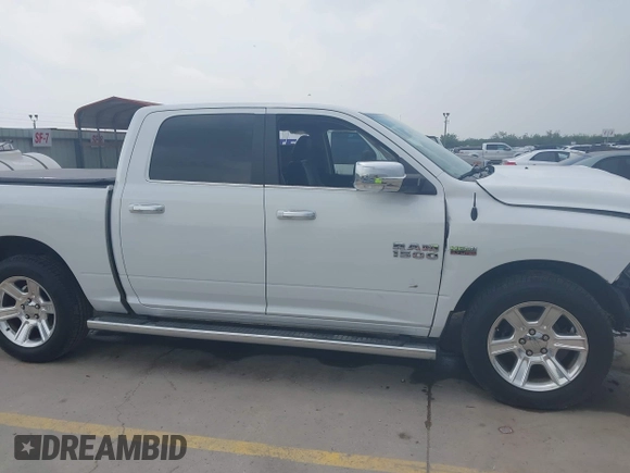 2017 Ram 1500 Lone Star Silver z VIN 1C6RR6LT7HS791379, wystawiony jako IAAI lot #42196470 z przebiegiem 96 222 mil mil oraz . Historia ofert i sprzedaży dostępna na DreamBid. Obrazek 13.