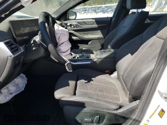 2024 BMW i4 eDrive40 z VIN WBY73AW02RFS36614, wystawiony jako Copart lot #46590795 z przebiegiem 4 286 mil mil oraz Czysty tytuł • Clean title. Historia ofert i sprzedaży dostępna na DreamBid. Obrazek 7.