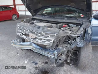 2018 Ford Explorer XLT z VIN 1FM5K8D81JGA62283, wystawiony jako IAAI lot #39962420 z przebiegiem 132 222 mil mil oraz . Historia ofert i sprzedaży dostępna na DreamBid. Obrazek 6.