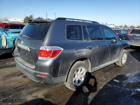 2011 Toyota Highlander with VIN 5TDZK3EH9BS048727, listed as a Copart auction lot 42782845 with 117,966 mi miles and Salvage Title. Bid and sale history available at carsss.com. Image 3.