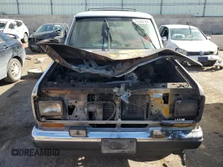 1988 Ford Bronco z VIN 1FMCU14T2JUA39593, wystawiony jako Copart lot #76556764 z przebiegiem Nie podano mil oraz Szkoda całkowita • Salvage title. Historia ofert i sprzedaży dostępna na DreamBid. Obrazek 5.