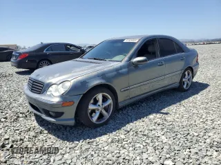 2005 Mercedes-Benz C 230 Kompressor with VIN WDBRF40J35F692540, listed as a Copart auction lot 61839585 with 218,667 mi miles and Salvage title. Bid and sale history available at DreamBid. Image 1.