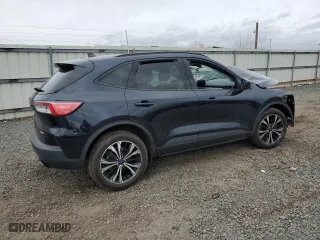2021 Ford Escape SE with VIN 1FMCU9G65MUB21732, listed as a Copart auction lot 47725475 with 7,490 mi miles and Salvage Title. Bid and sale history available at carsss.com. Image 3.