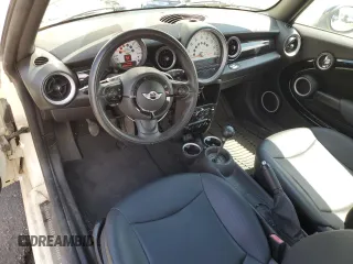 2013 MINI Hardtop with VIN WMWSU3C58DT373021, listed as a Copart auction lot 52945845 with 83,865 mi miles and Salvage Title. Bid and sale history available at DreamBid. Image 8.