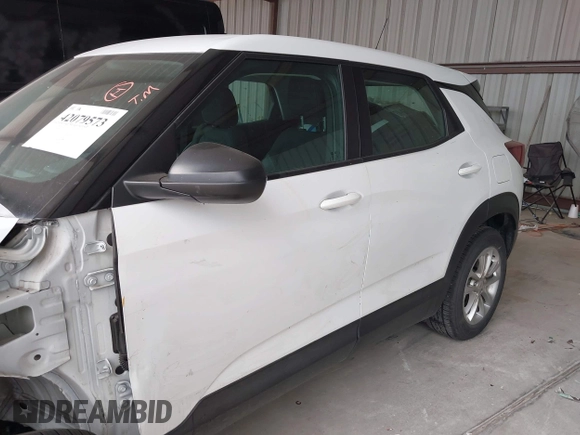 2024 Chevrolet TrailBlazer LS with VIN KL79MMS28RB098209, listed as a IAAI auction lot 42079573 with 54,980 mi miles. Bid and sale history available at carsss.com. Image 15.