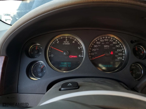 2007 Chevrolet Suburban LS with VIN 3GNFC16097G131388, listed as a Copart auction lot 82966264 with 239,841 mi miles and Salvage Title. Bid and sale history available at carsss.com. Image 9.