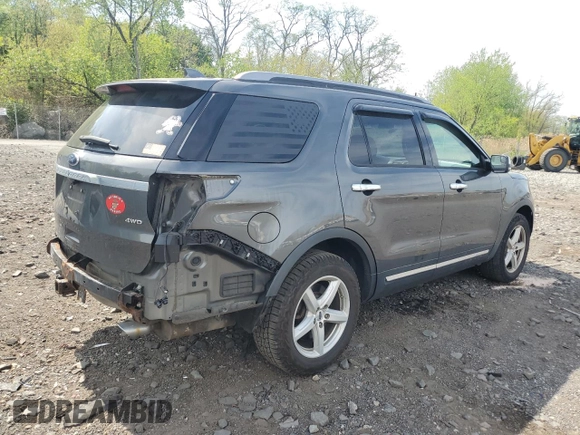 2017 Ford Explorer XLT z VIN 1FM5K8D85HGA96432, wystawiony jako Copart lot #55010315 z przebiegiem 108 632 mil mil oraz Szkoda całkowita • Salvage title. Historia ofert i sprzedaży dostępna na DreamBid. Obrazek 3.