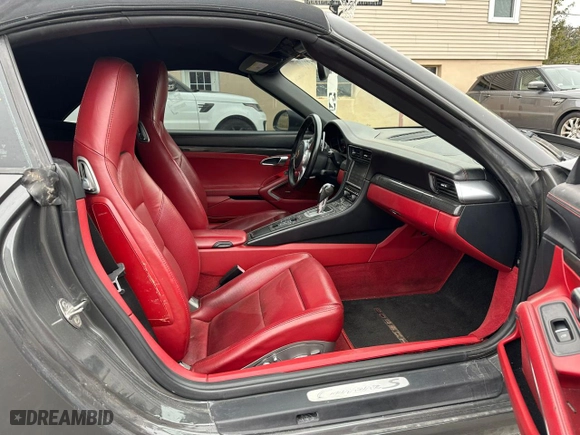 2015 Porsche 911 Carrera S with VIN WP0CB2A94FS154045, listed as a Copart auction lot 87672865 with 72,301 mi miles and Clean Title. Bid and sale history available at carsss.com. Image 8.