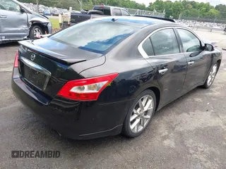 2010 Nissan Maxima SV z VIN 1N4AA5AP1AC823701, wystawiony jako IAAI lot #42257488 z przebiegiem 216 934 mil mil oraz . Historia ofert i sprzedaży dostępna na DreamBid. Obrazek 4.