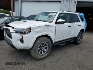 2019 Toyota 4Runner SR5 с VIN JTEBU5JR2K5653339, выставлен на аукционе Copart как лот 57665515 с пробегом 106 015 миль миль и Списание • Salvage title. История ставок и продаж доступна на DreamBid. Изображение 1.