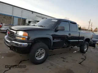 2005 GMC Sierra 2500HD SLT with VIN 1GTHK29U35E263656, listed as a Copart auction lot 83220694 with 241,795 mi miles and Salvage title. Bid and sale history available at DreamBid. Image 1.