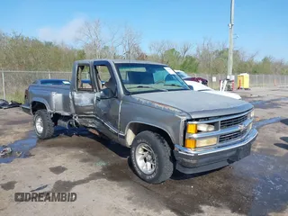 1998 Chevrolet Silverado 1500 with VIN 2GCEC19R9W1242951, listed as a IAAI auction lot 41846786 with 177,559 mi miles and . Bid and sale history available at DreamBid. Image 1.