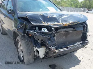 2011 Kia Sorento LX with VIN 5XYKT3A13BG162338, listed as a IAAI auction lot 42180644 with 118,482 mi miles and . Bid and sale history available at carsss.com. Image 6.