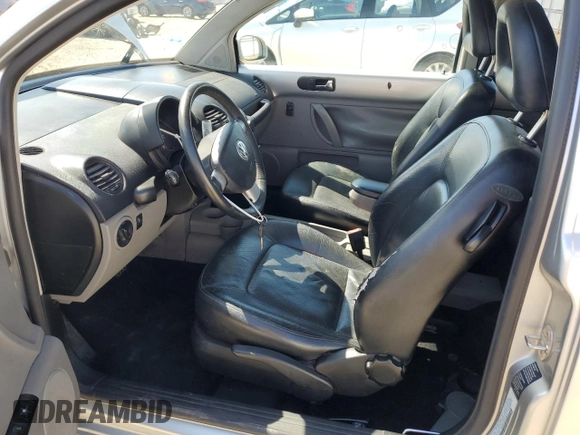 2001 Volkswagen Beetle GLX with VIN 3VWDD21C51M418611, listed as a Copart auction lot 54907905 with 131,548 mi miles and Clean Title. Bid and sale history available at DreamBid. Image 7.