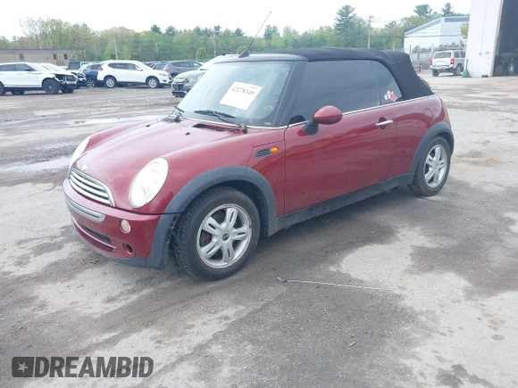 2007 MINI Convertible z VIN WMWRF33597TF66861, wystawiony jako IAAI lot #42278349 z przebiegiem 96 011 mil mil oraz . Historia ofert i sprzedaży dostępna na DreamBid. Obrazek 2.