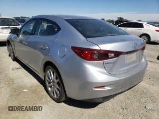2017 Mazda 3 Touring z VIN 3MZBN1V79HM119726, wystawiony jako Copart lot #60819782 z przebiegiem 108 939 mil mil oraz Szkoda całkowita • Salvage title. Historia ofert i sprzedaży dostępna na DreamBid. Obrazek 3.