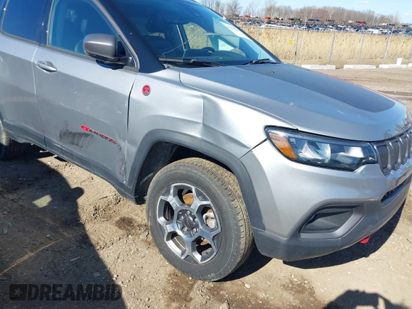 2022 Jeep Compass Trailhawk z VIN 3C4NJDDB8NT192316, wystawiony jako IAAI lot #42044851 z przebiegiem 12 656 mil mil oraz . Historia ofert i sprzedaży dostępna na DreamBid. Obrazek 17.