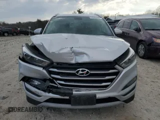 2017 Hyundai Tucson Value z VIN KM8J3CA21HU309795, wystawiony jako Copart lot #54085695 z przebiegiem 63 478 mil mil oraz Szkoda całkowita • Salvage title. Historia ofert i sprzedaży dostępna na DreamBid. Obrazek 5.